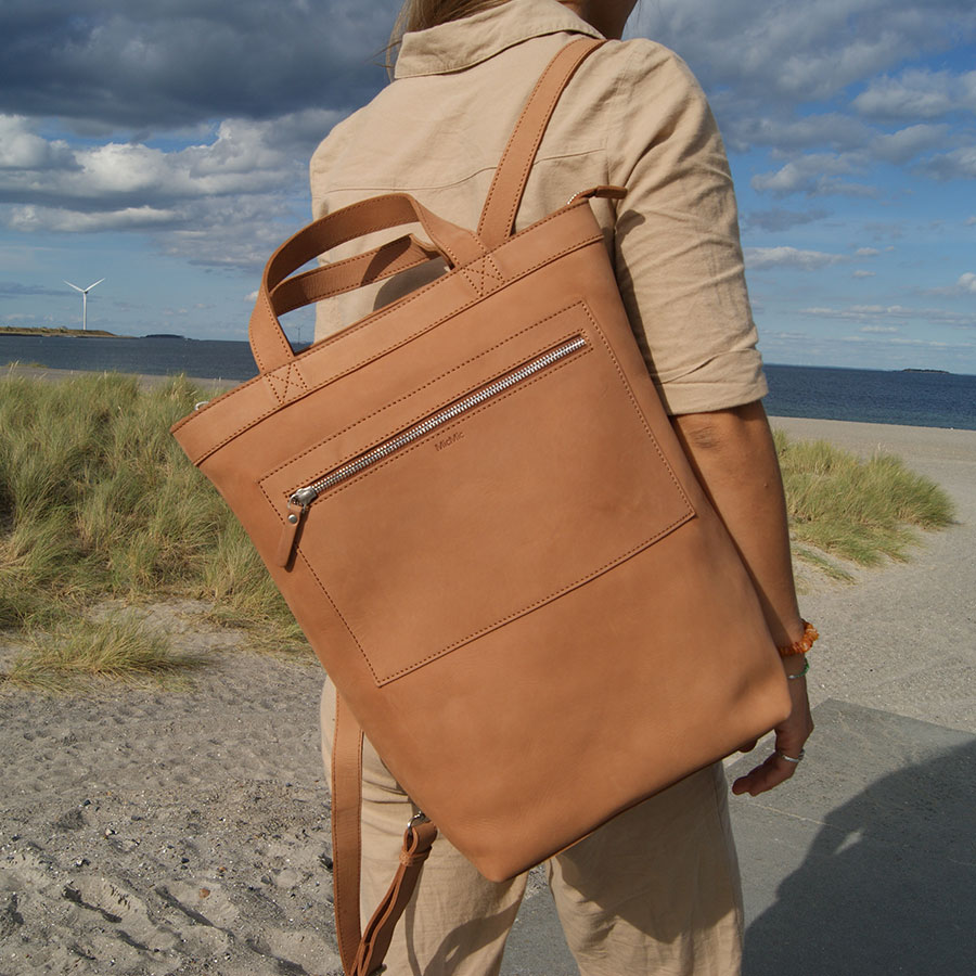 Male afsnit Moderne Læder rygsæk & shopper i én | Dansk design af MicMic | Kvalitetslæder