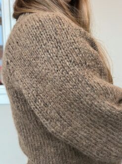 Uld/alpaca sweater i brun