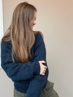 Uld/alpaca sweater I mørkeblå